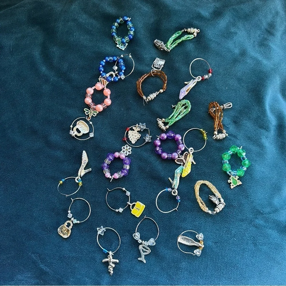 23 ASSORTED WINE CHARMS SOME MATCHING EUC